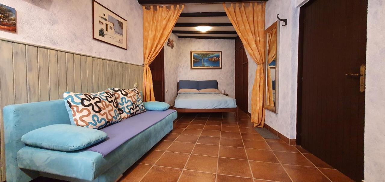 Studio Apartment Grisia Ровинь Экстерьер фото